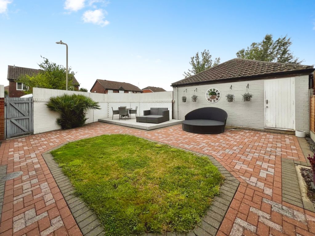 Property photo 2 of 24