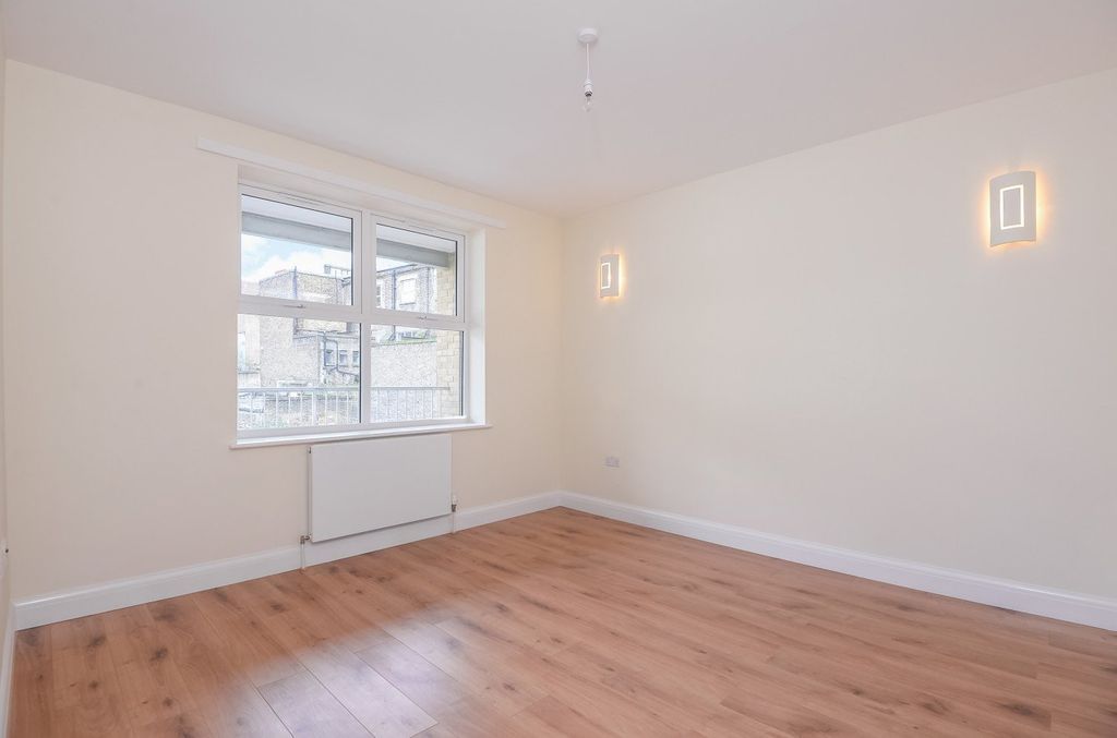Property photo 1 of 6 Picture No. 09