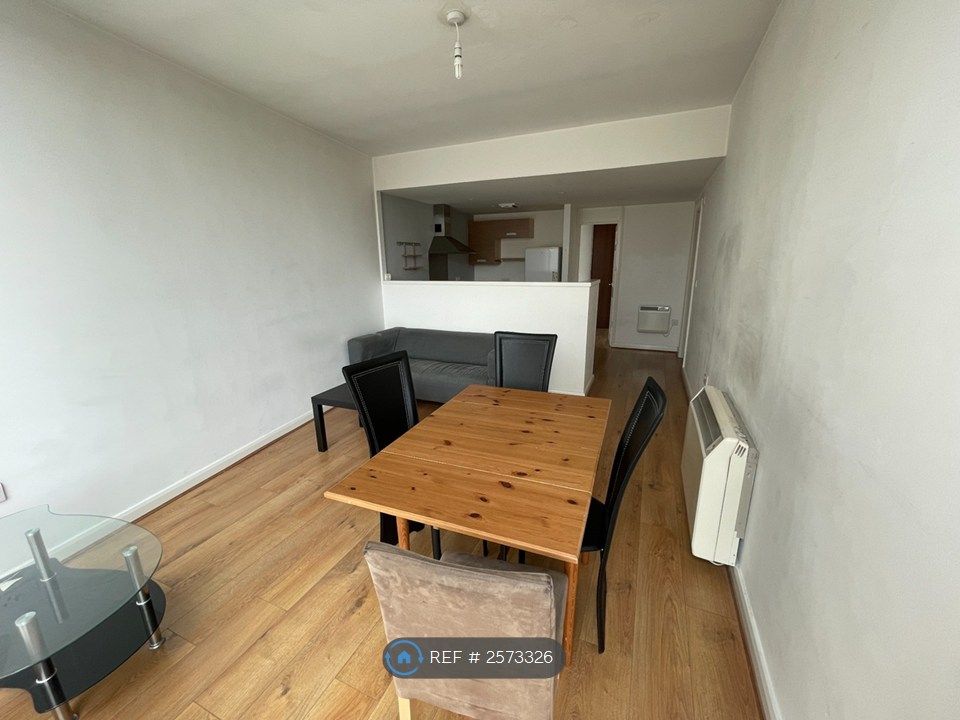 Property photo 1 of 10 Lounge