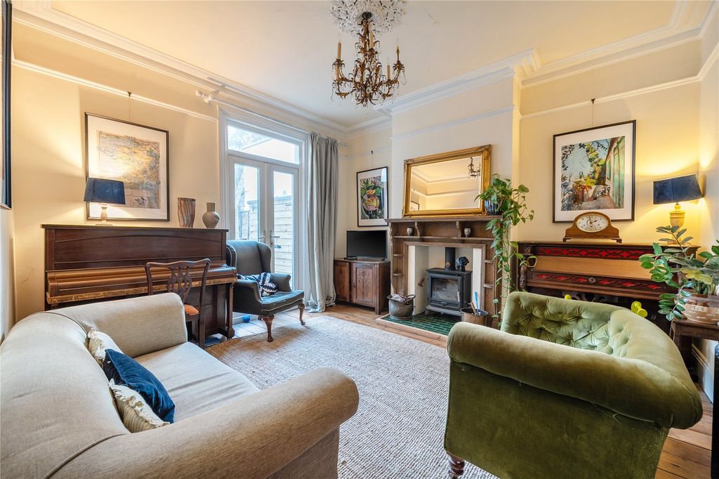 Property photo 3 of 21 Picture No. 03