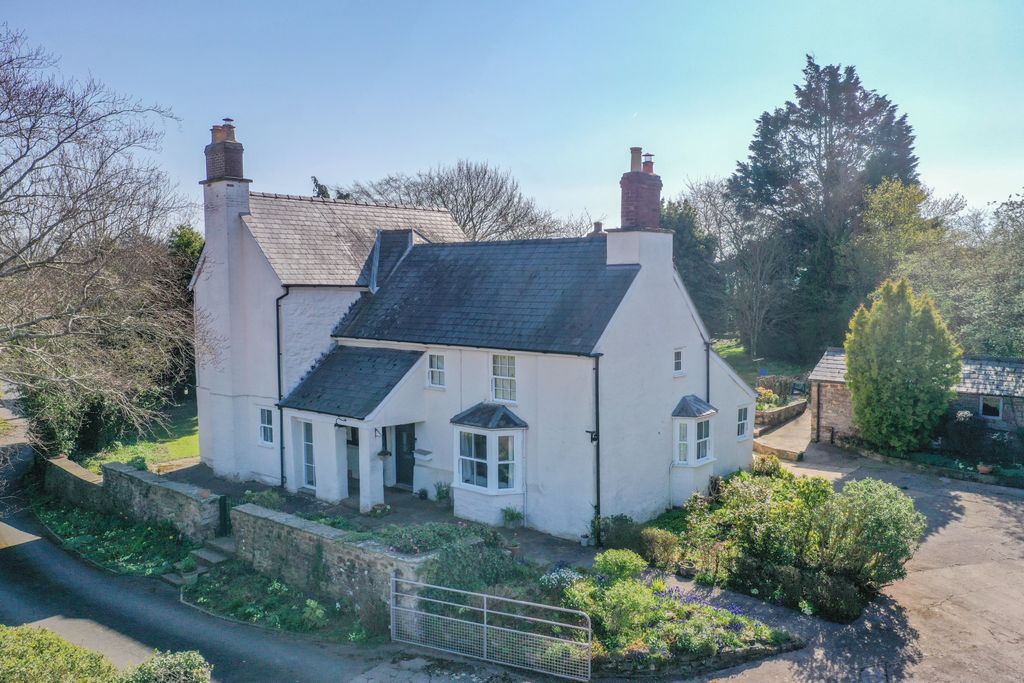 Property photo 1 of 39