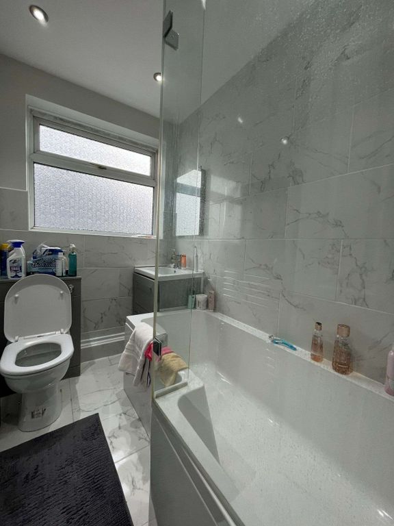Property photo 3 of 9 Gallery