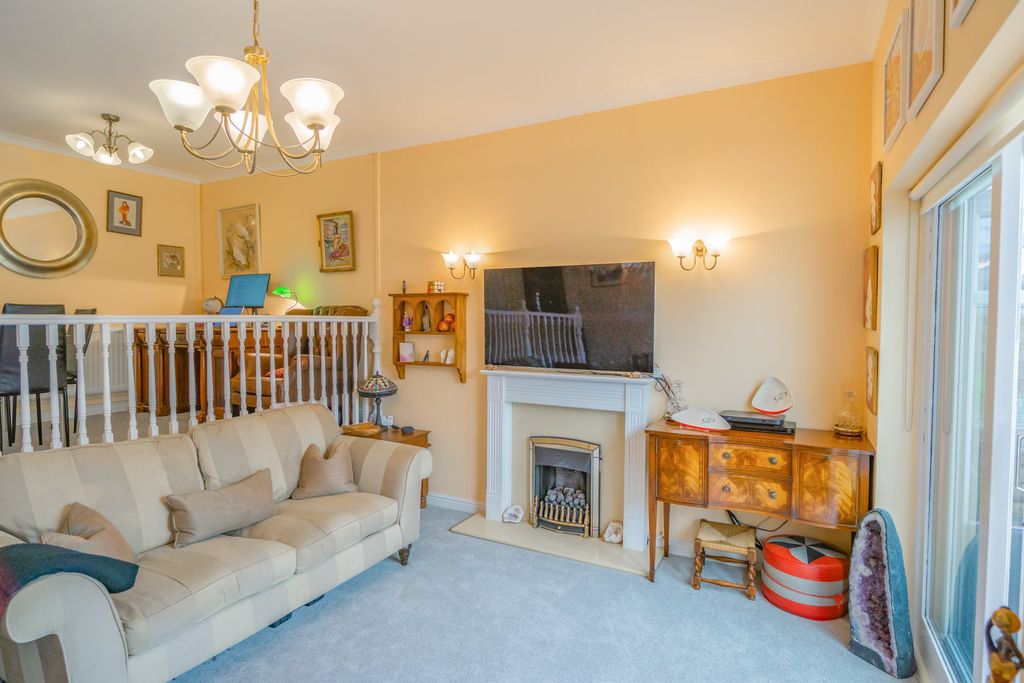 Property photo 3 of 22