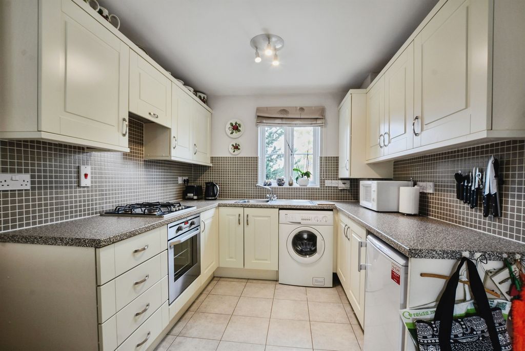 Property photo 3 of 21