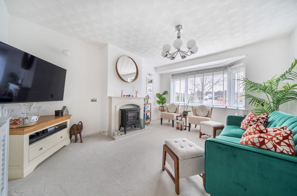 Property photo 2 of 13 1417366-1-6998346...