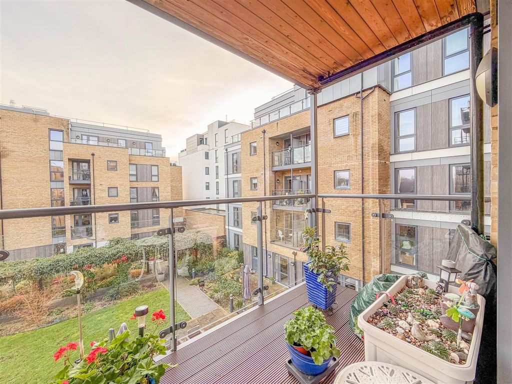 Additional image 5 of 2 bed flat for salePegs Lane, Hertford SG13