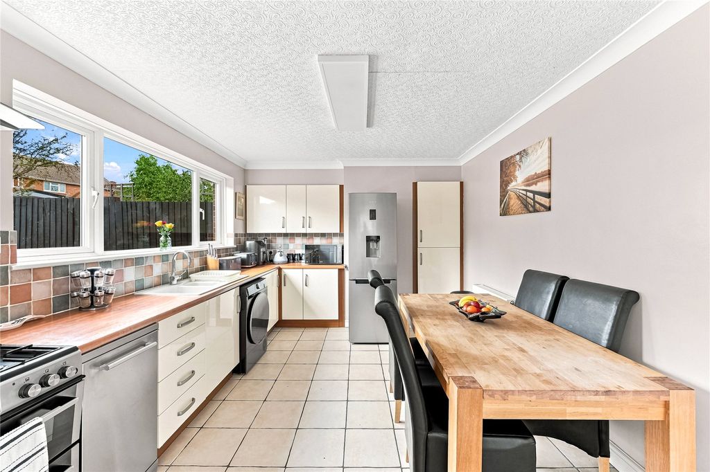 Property photo 3 of 18 Picture No. 24