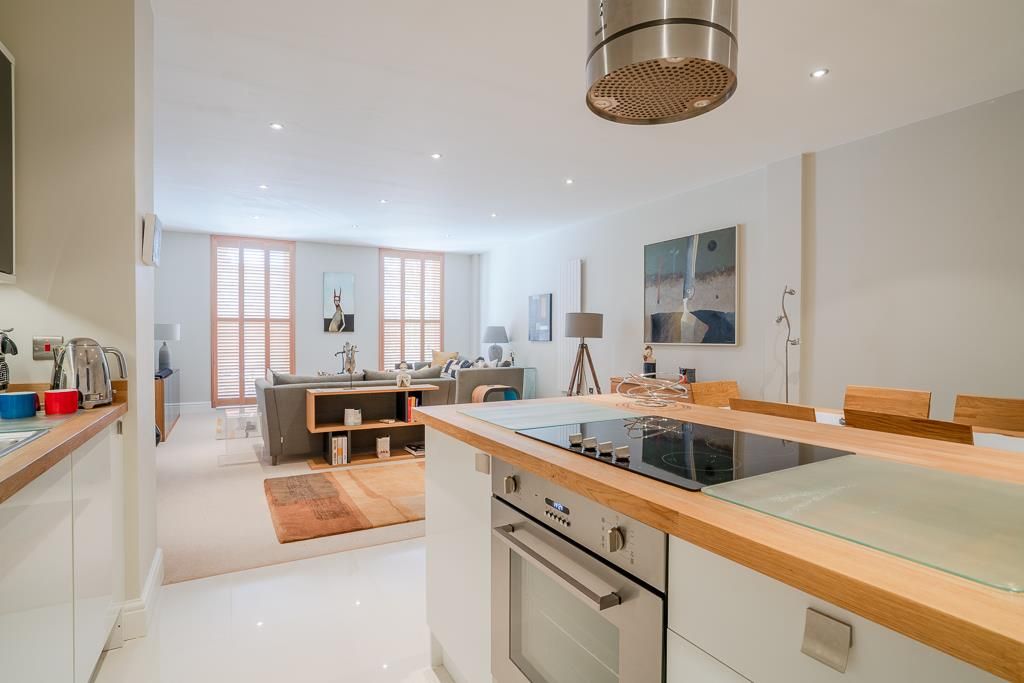 Property photo 2 of 11 Flat 6 Regal House-8.Jpg