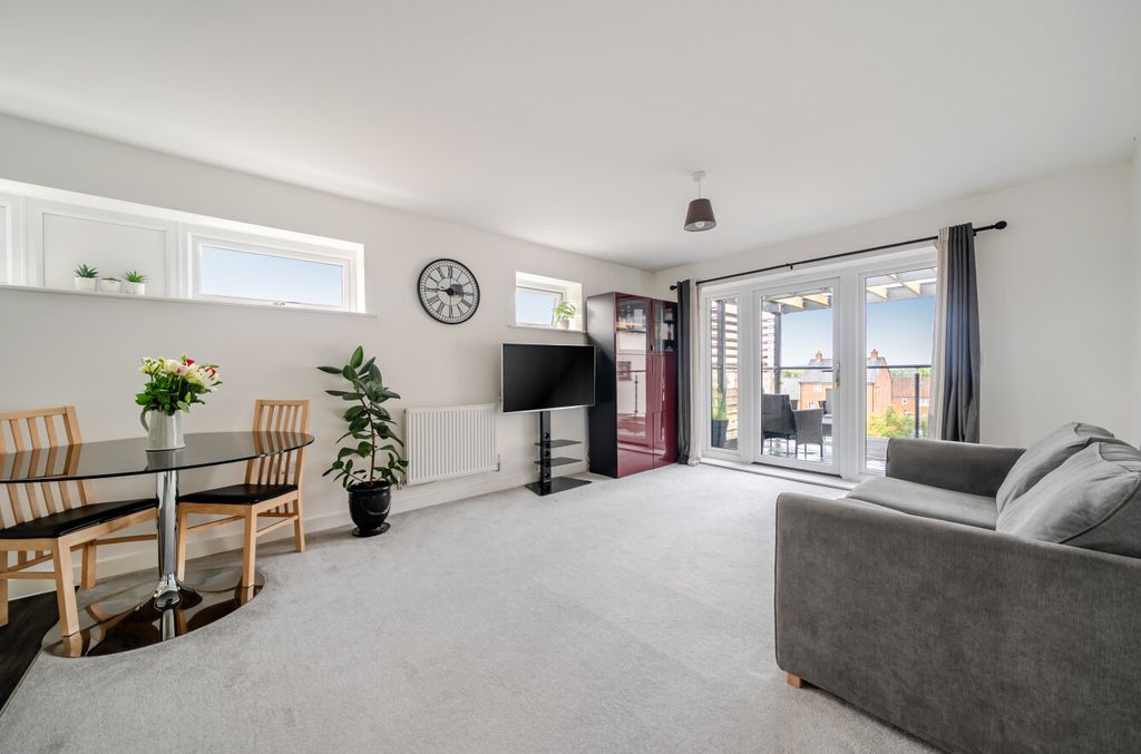 Property photo 2 of 8