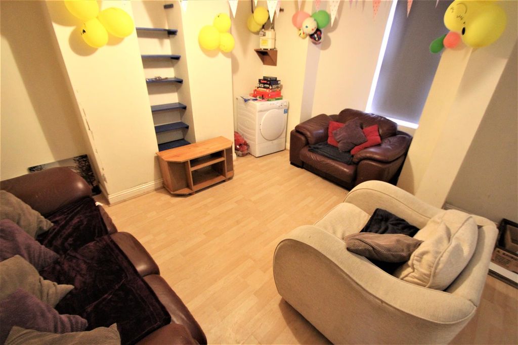 Property photo 3 of 11 Property Photo