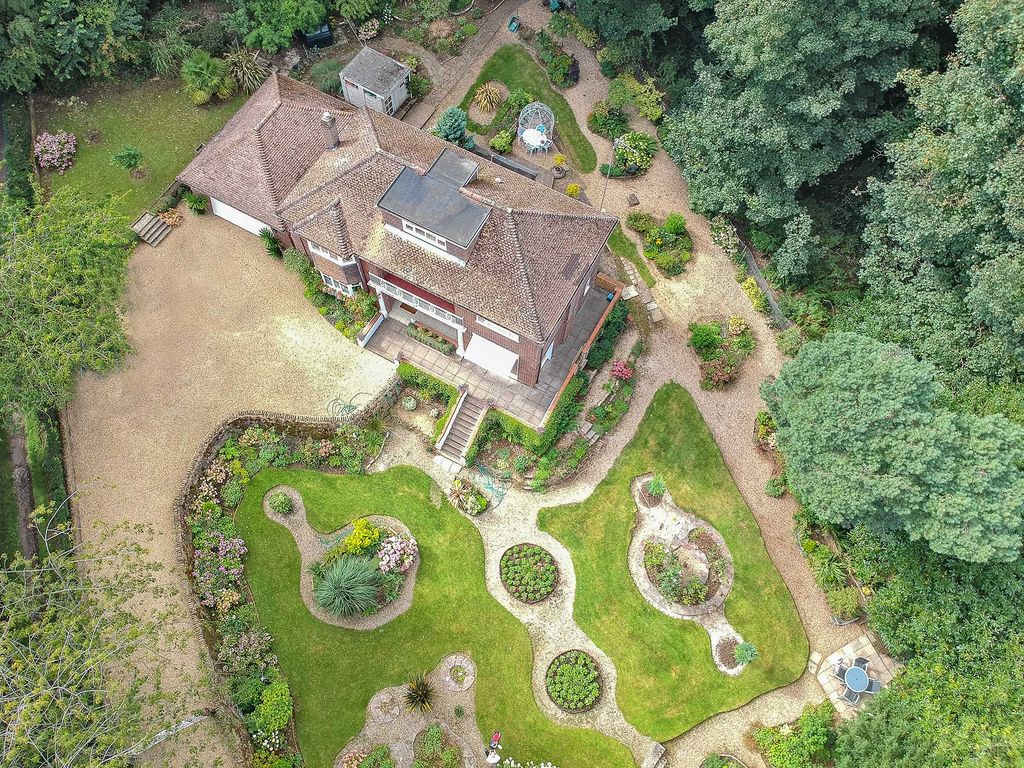 Property photo 2 of 29