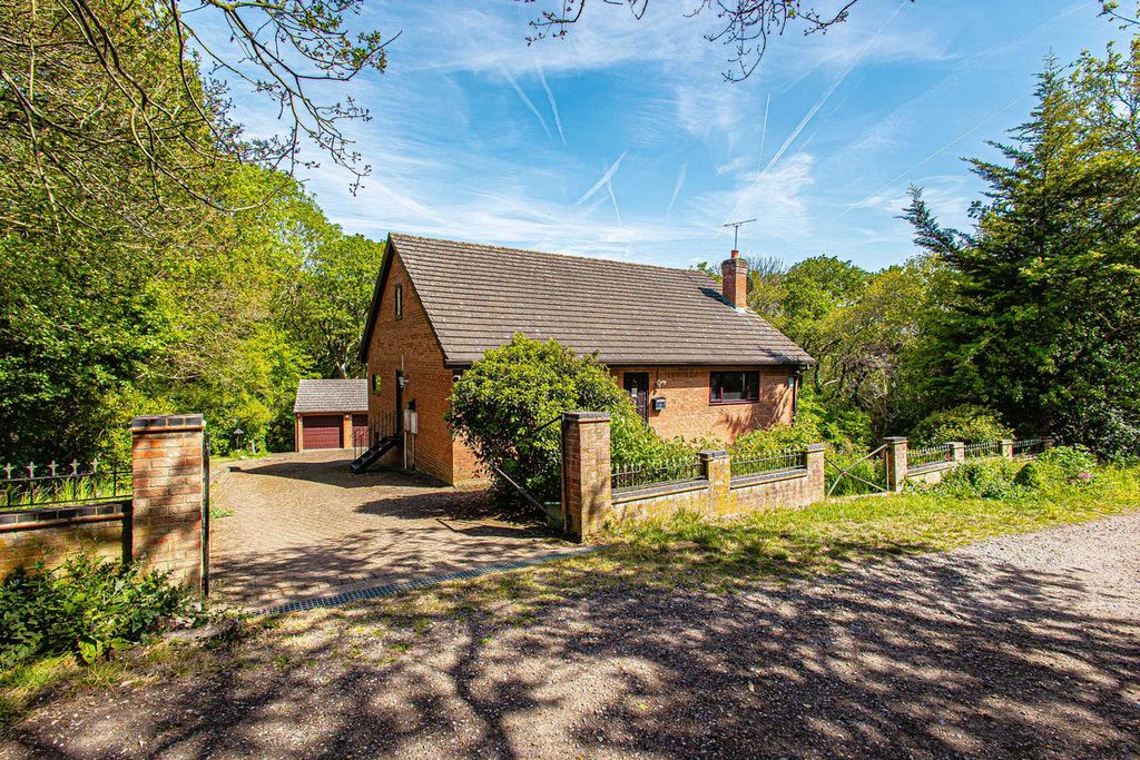 Property photo 2 of 39