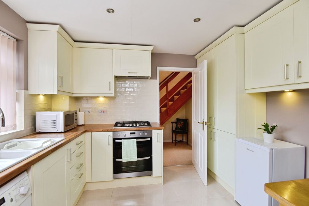 Property photo 3 of 16 Pbox-Img.Jpg