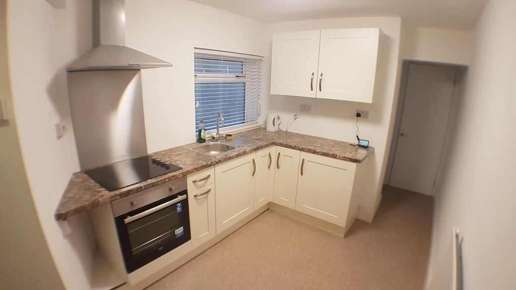 Property photo 2 of 9 Kitchen