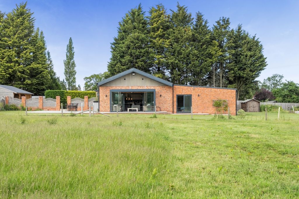 Property photo 2 of 33