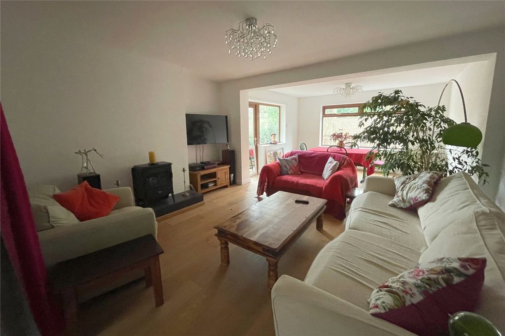 Property photo 3 of 16 Sitting Room