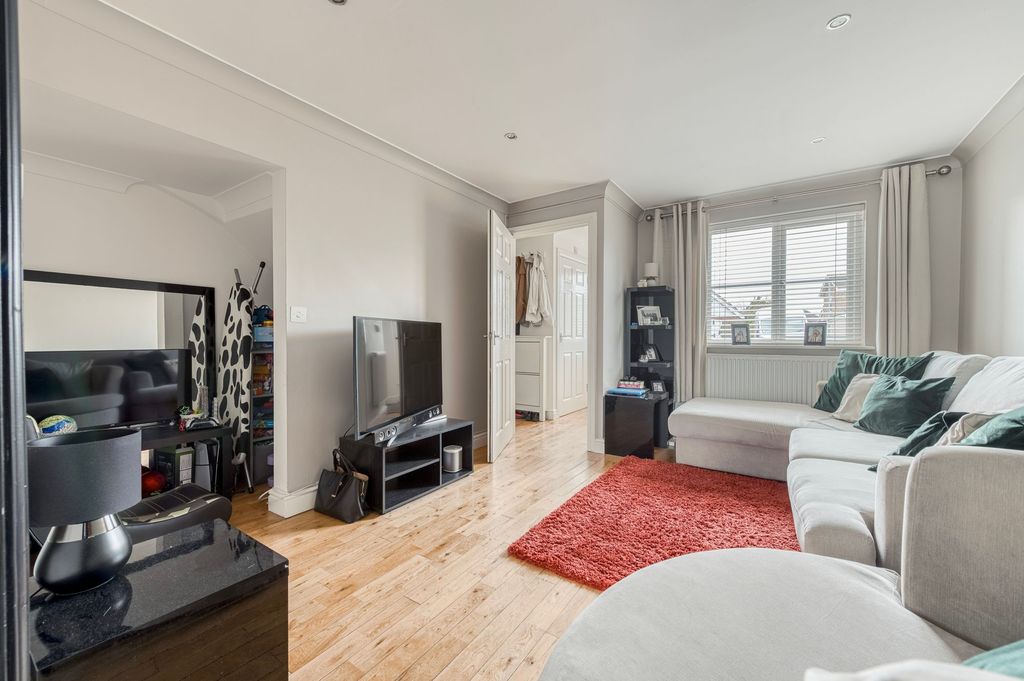 Property photo 3 of 15