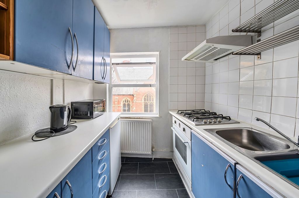 Property photo 2 of 16