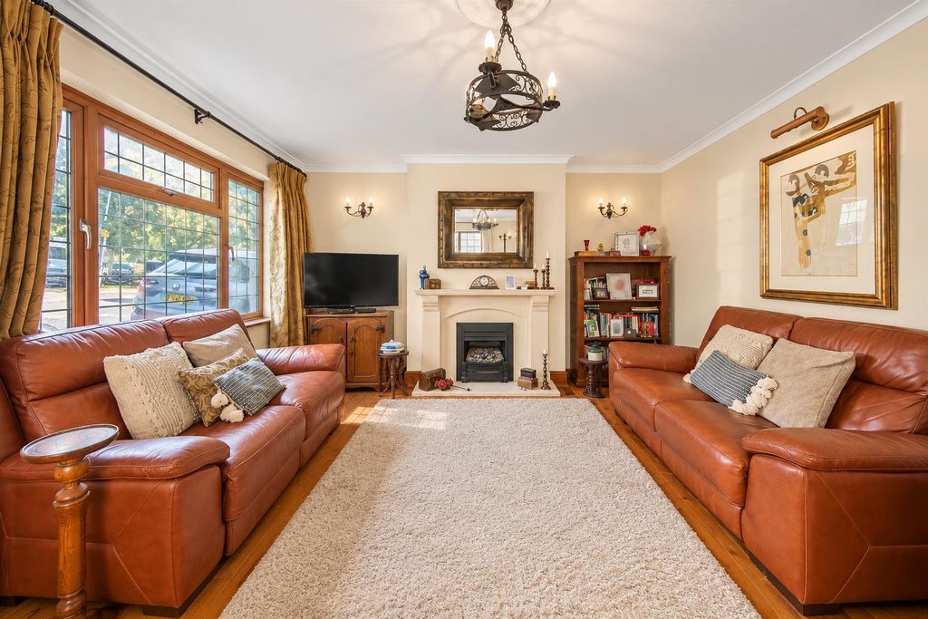 Property photo 3 of 13 794c58F5-226d-46Ed-8d32-2E6E0Ca54F27.Png