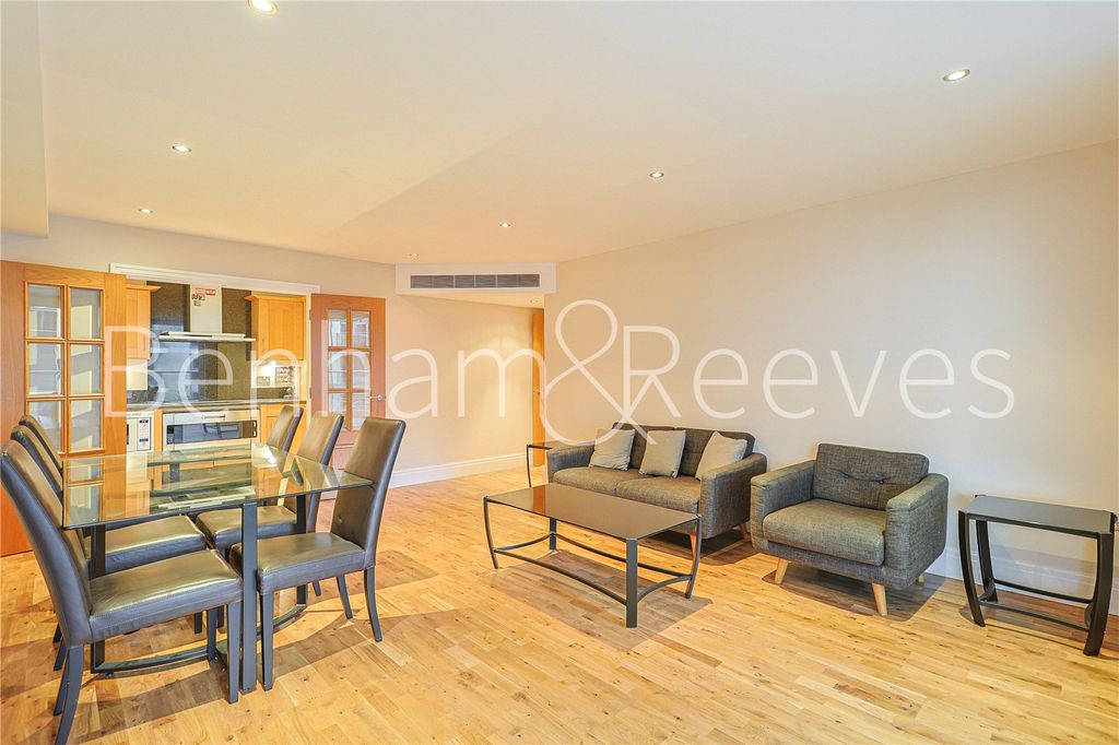 Property photo 1 of 21 Picture No. 14