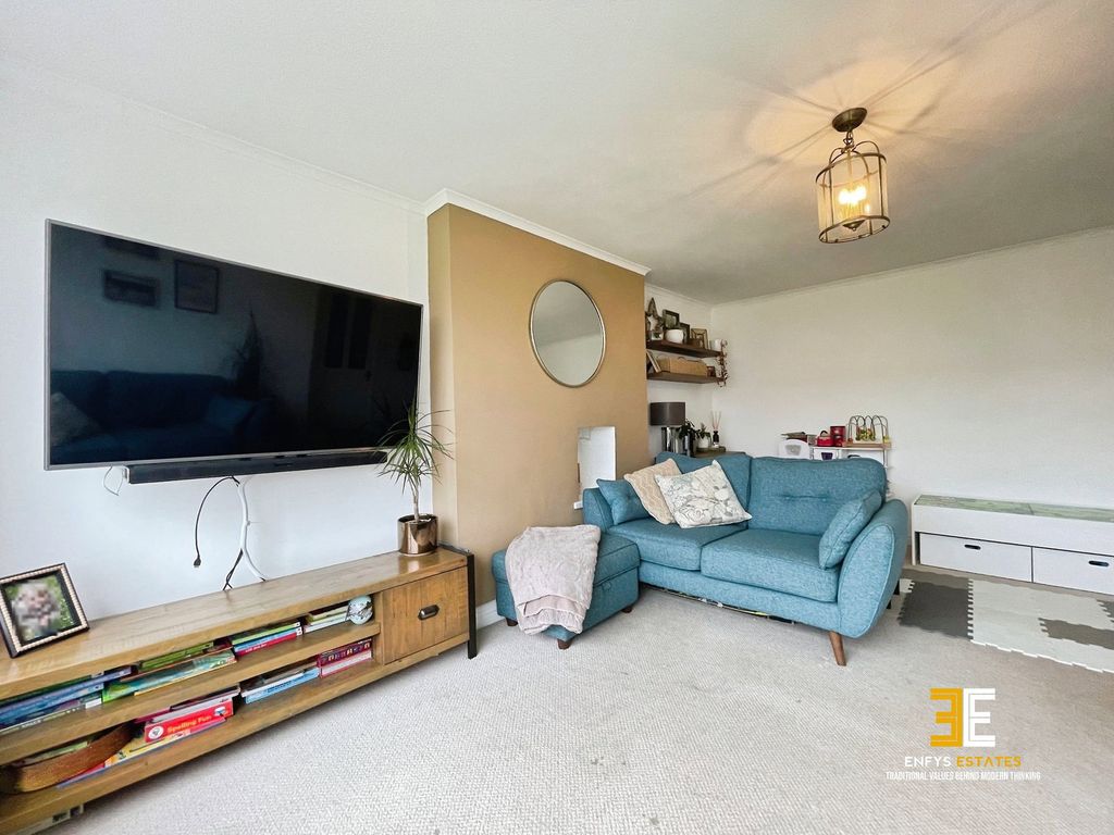 Property photo 3 of 34