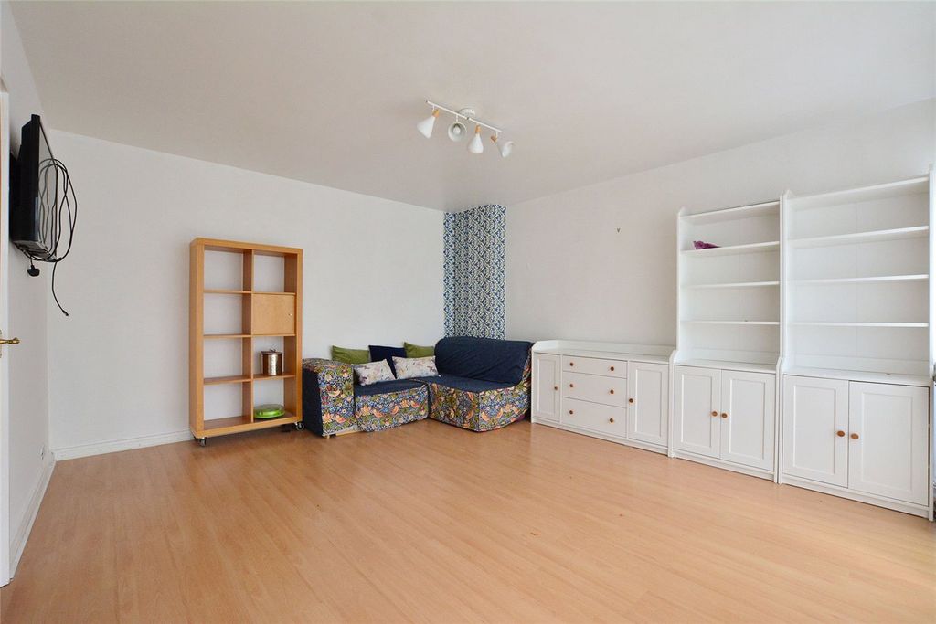 Property photo 3 of 13 Picture No. 27