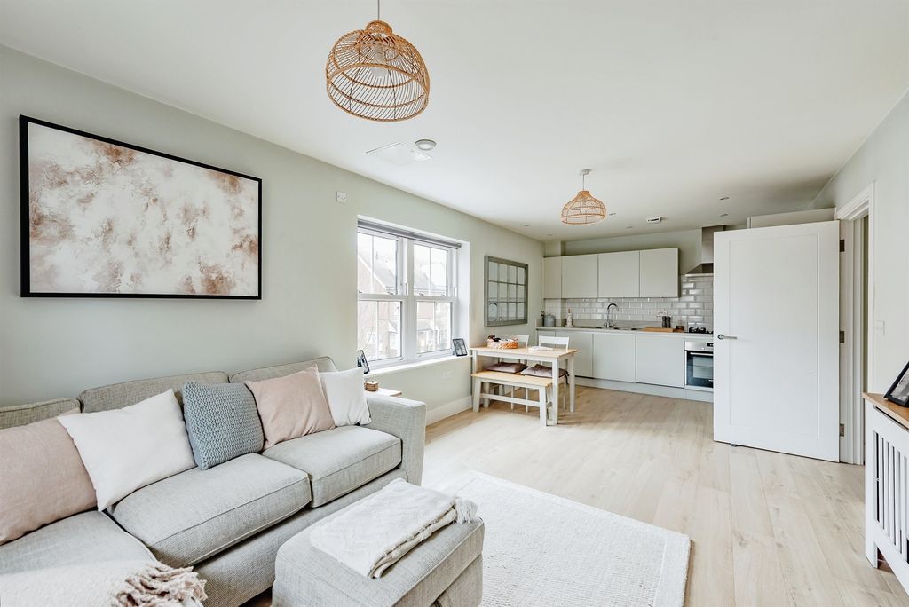 Property photo 3 of 11 Image