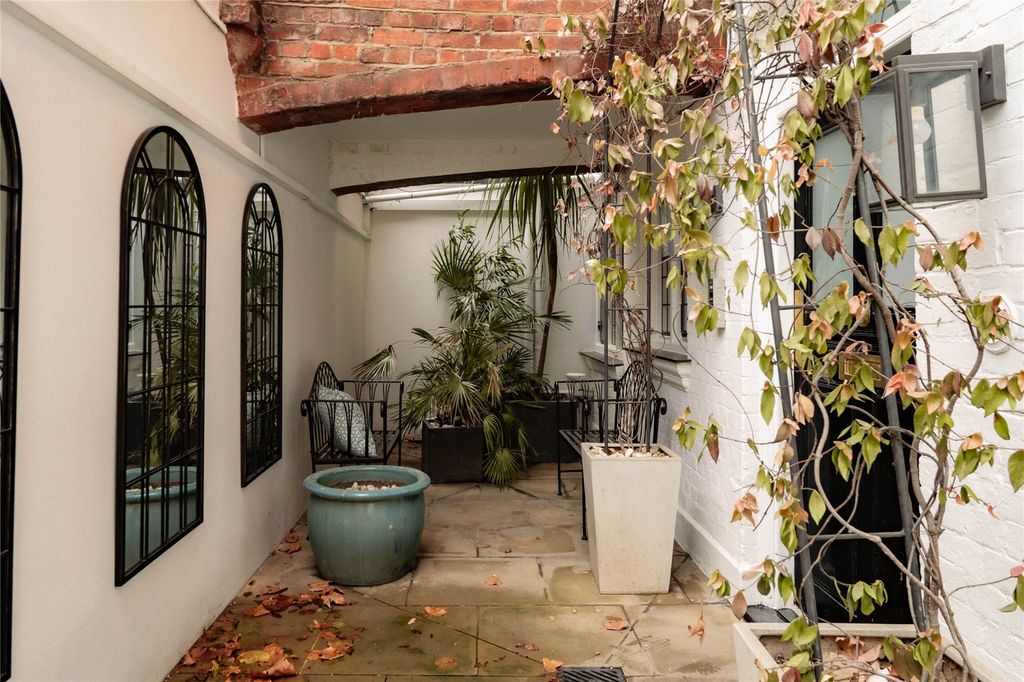 Property photo 2 of 17 Patio