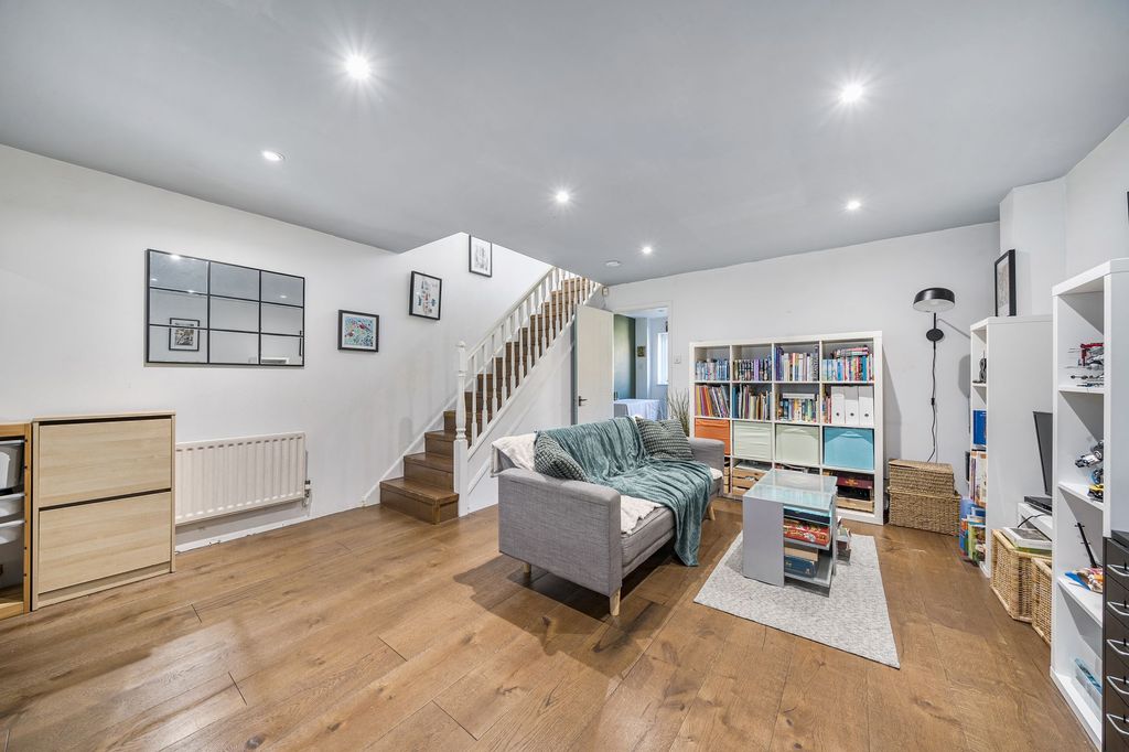 Property photo 2 of 18