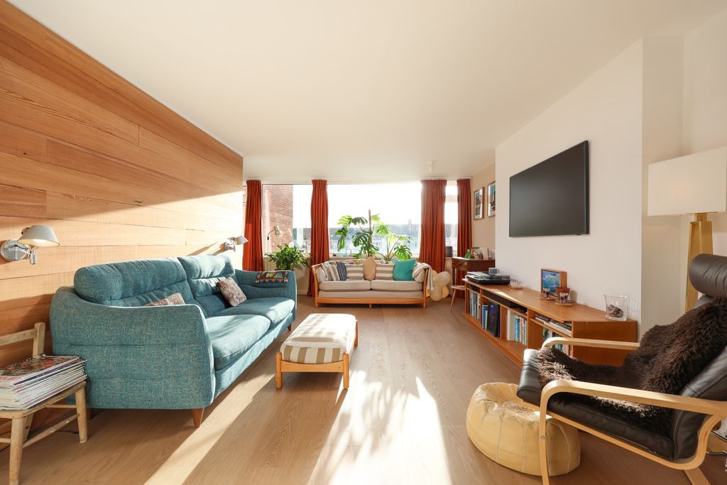 Property photo 2 of 28 Lounge/Dining Room