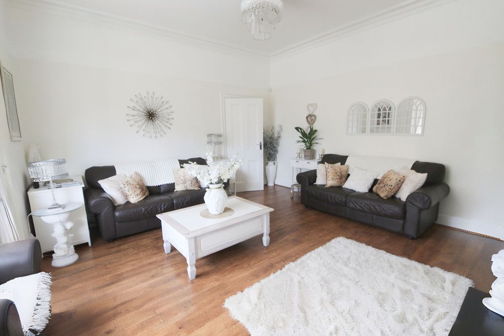 Property photo 3 of 34