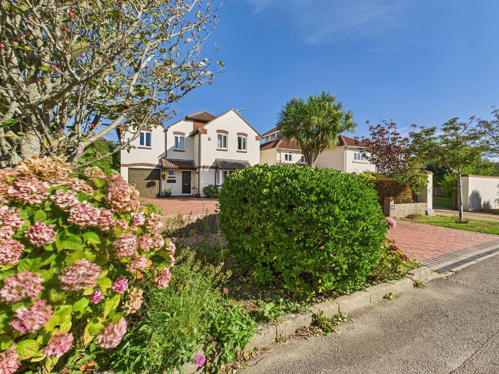 Property photo 1 of 28