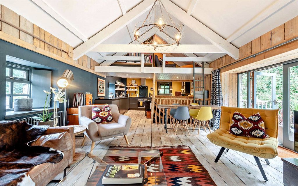 Property photo 3 of 16 Living Dining Area