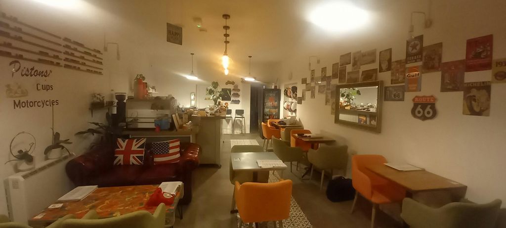 Property photo 2 of 3 467 Upper Richmond Road Int1.Jpg