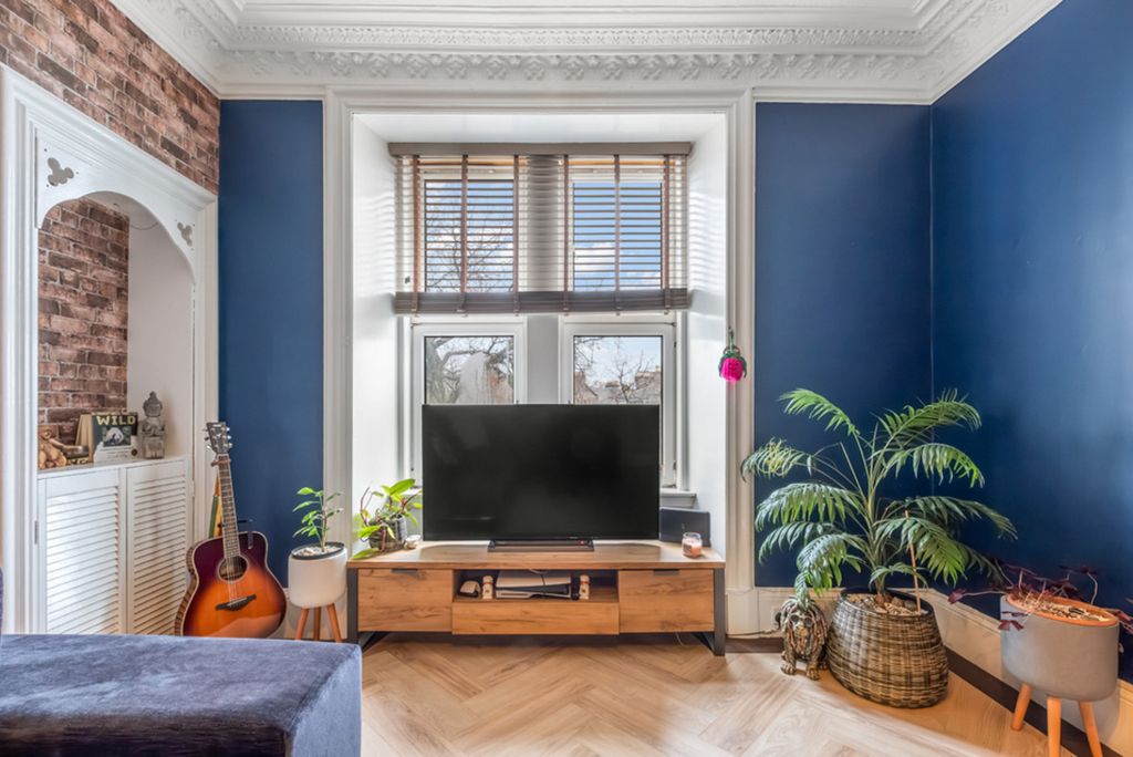 Property photo 3 of 33