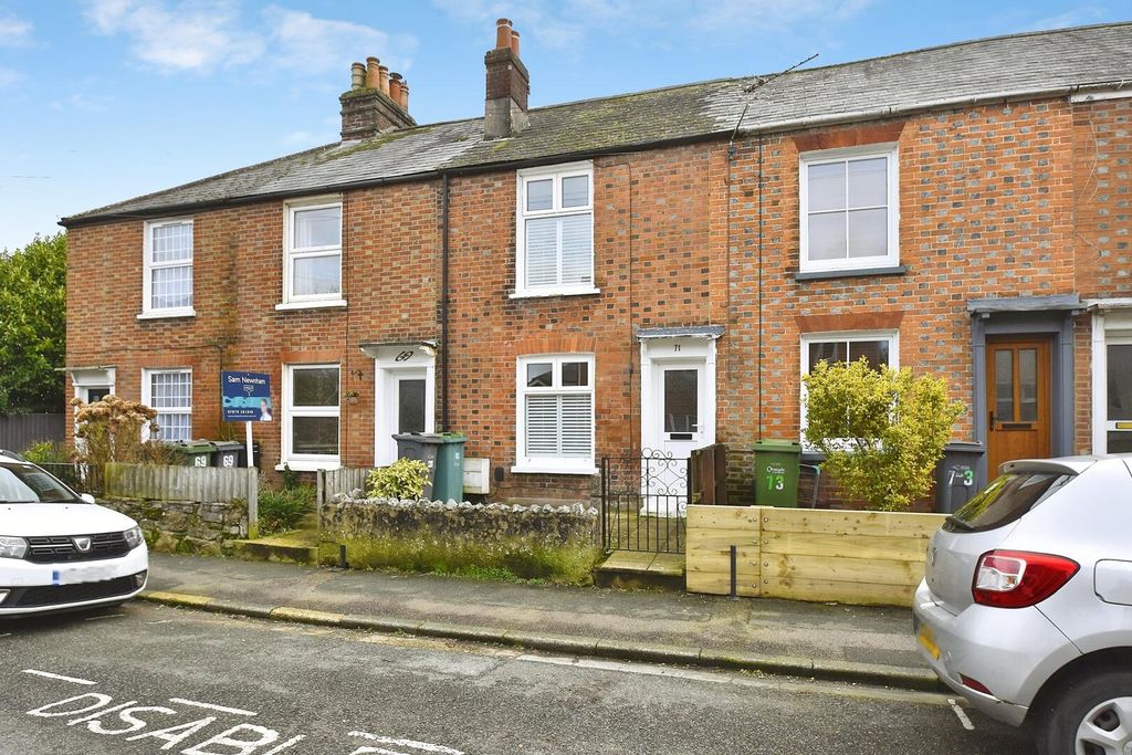 Property photo 1 of 11 Front (Exterior)