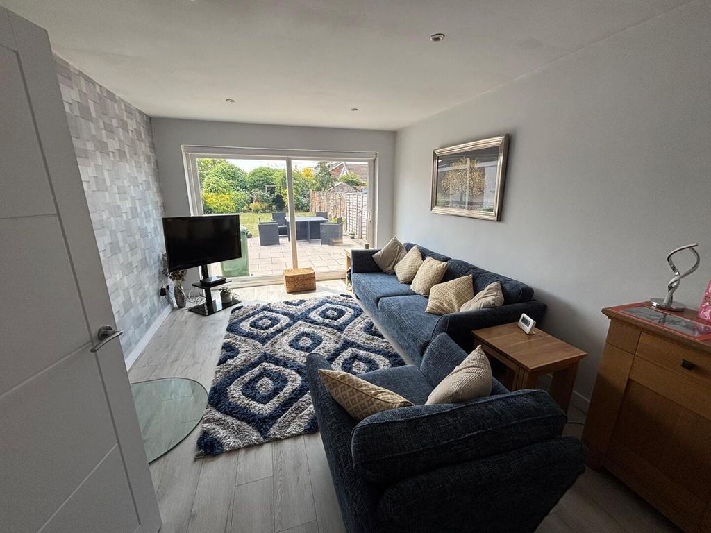 Property photo 2 of 11 Living Room