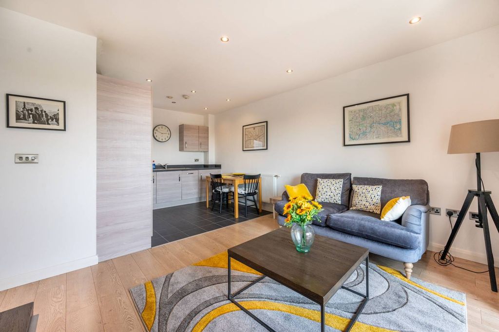 Property photo 3 of 15