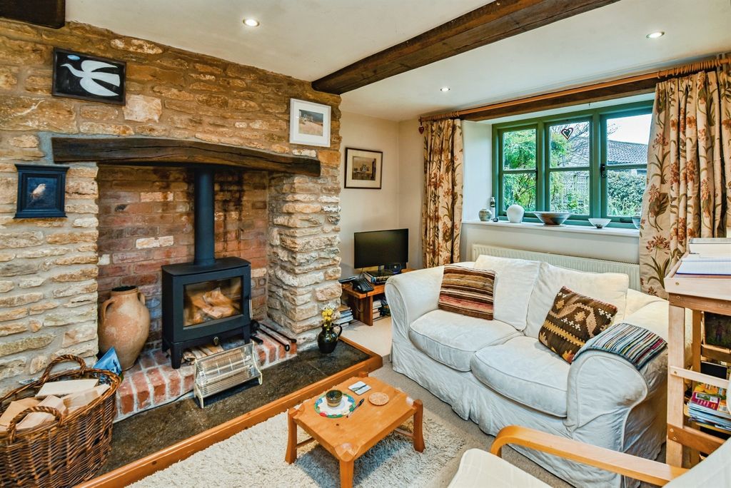 Property photo 2 of 14