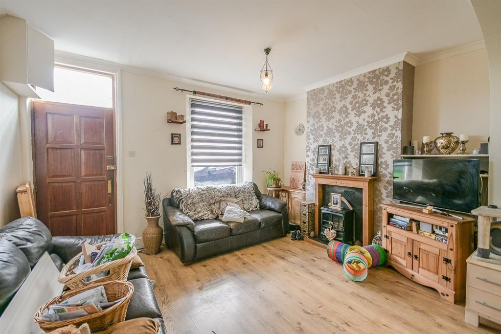 Property photo 2 of 19 Living Room