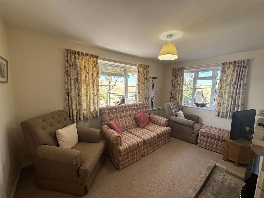 Property photo 3 of 18 Siting Room With Scenic Views
