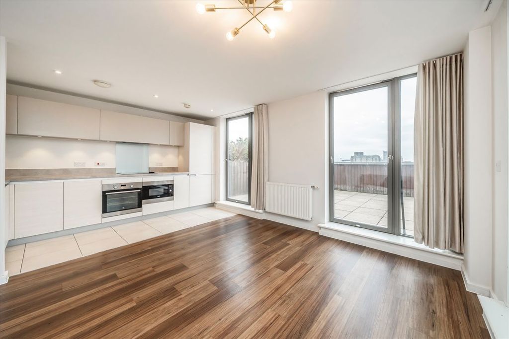 Property photo 2 of 11