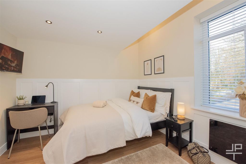 Property photo 3 of 14 R34.Jpg