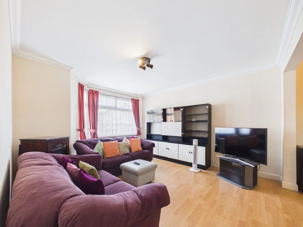 Property photo 2 of 19 Picture No. 32