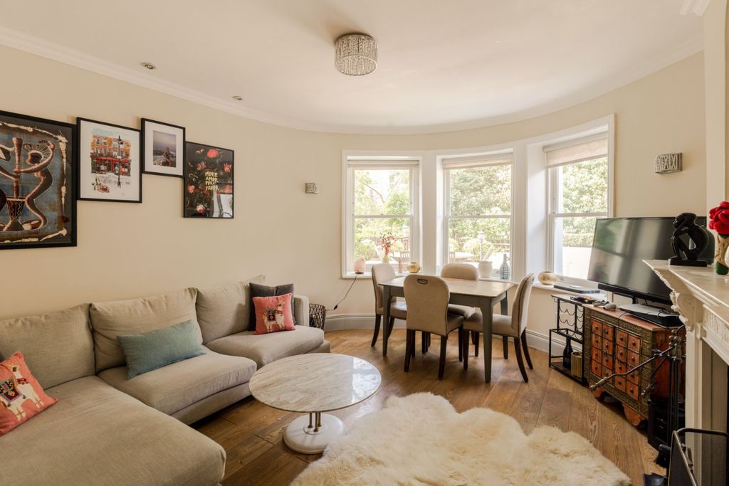 Property photo 2 of 7 Picture No. 25