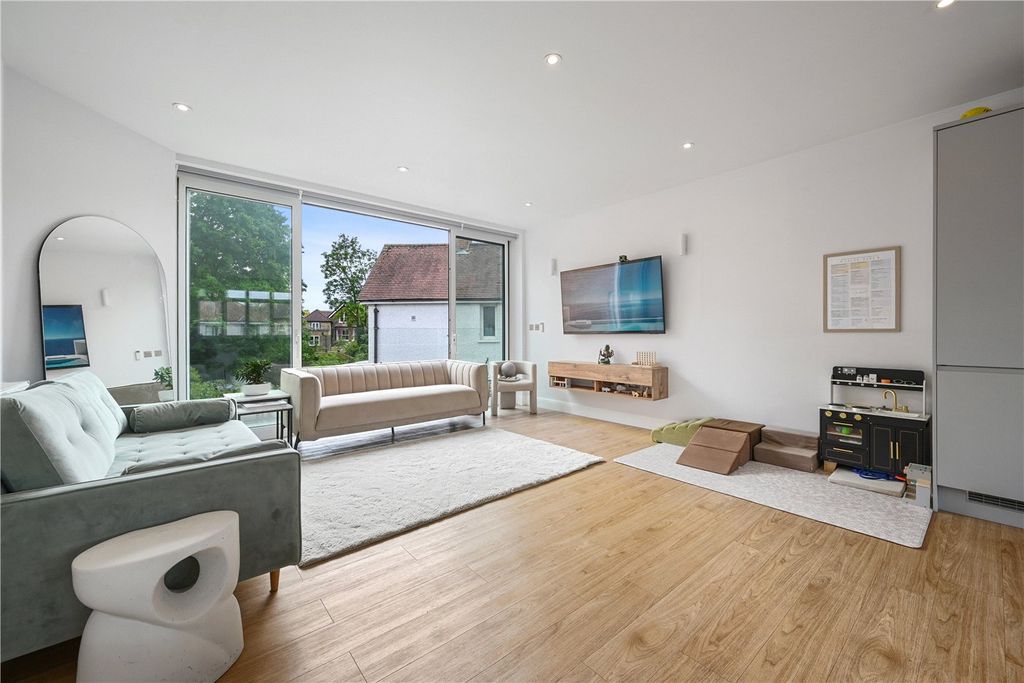 Property photo 1 of 34 Picture No. 39