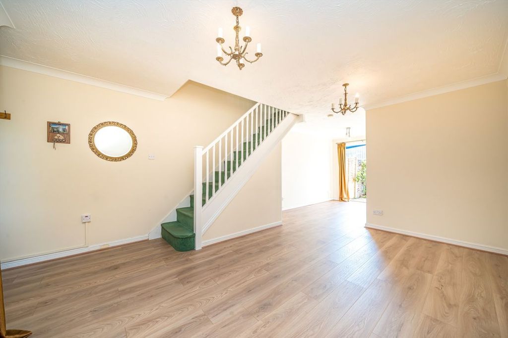 Property photo 2 of 7