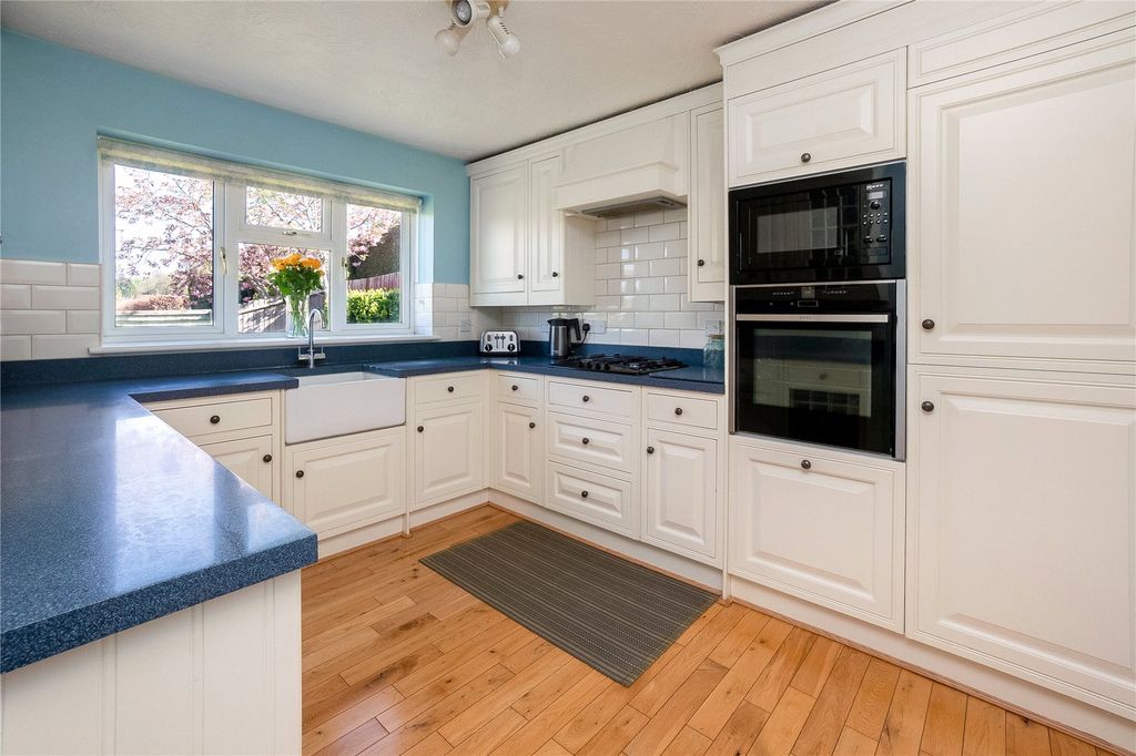 Property photo 2 of 17 Picture No. 08