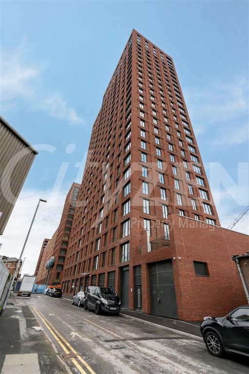 Property photo 1 of 33 Waterhouse Gardens