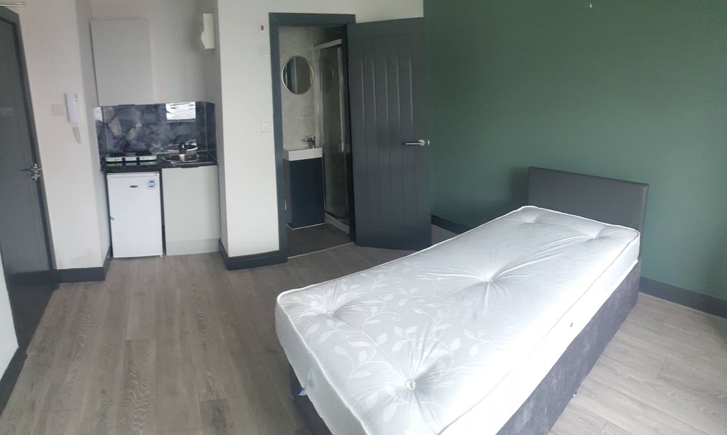 Property photo 1 of 4